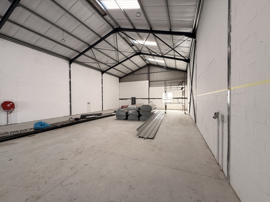 To Let Commercial Property for Rent in Rivergate Western Cape